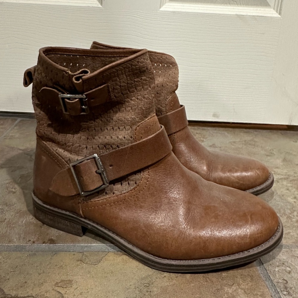 Vince Camuto ankle brown leather boots size 6.5